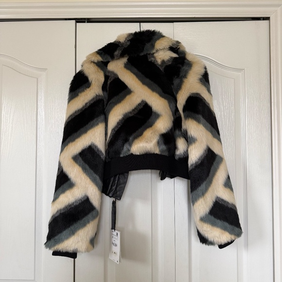 Zara A/W 21 Limited Edition Faux Fur Chevron Jacket - Picture 6 of 6